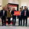 Vietnam head coach Park receives gift from PM ahead of return to RoK