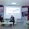 Inventor James Price shares experience with Vietnamese students