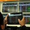 VN stocks slide as lack of information hits large-caps