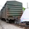 Train derails in Nam Định, paralyses North-South route