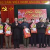 Leaders pay pre-Tet visits and present gifts in localities