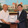 Football head coach contributes to Vietnam-RoK ties: official