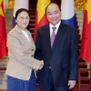 Prime Minister receives Lao NA Chairwoman