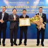 PM’s certificate of merit awarded to crew members on Vietnam Airlines flight to Wuhan