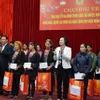 Deputy PM presents Tet gifts to residents of Yen Bai province