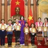 Vice President meets outstanding children from Nghe An