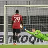 Extra-time Fernandes penalty sends United into Europa semis