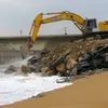 Phú Yên consolidates coastal dyke to protect airport