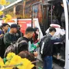Labourers get free bus tickets, presents for Tết