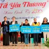 NA Vice Chairwoman presents Tết gifts to Nghệ An residents