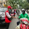 Việt Nam Red Cross provides free masks and hand sanitiser in Hà Nội