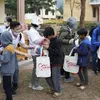 Tet gifts presented to ethnic students and disadvantaged workers