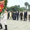 Ho Chi Minh City leaders pay tribute to heroes on reunification anniversary