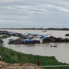 Vietnamese-Cambodians obey notice on relocating floating houses