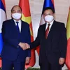 Vietnamese President Nguyen Xuan Phuc meets with Chairman of Lao NA