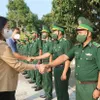 Tet gifts to special groups in Tra Vinh, Son La