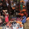 Hanoi: toy market bustling ahead of Halloween