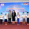 Soc Trang: 110 scholarships presented to needy students