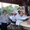 President offers incense to legendary ancestors of Vietnam