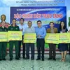 Five ping-pong tables presented to Gia Lai province