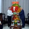 Fatherland Front leader extends Christmas greetings in Binh Thuan