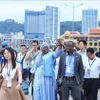 Delegation of Global Conference of Young Parliamentarians visits Ha Long Bay