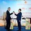 Vietnamese Minister of Foreign Affairs pays official visit to Singapore