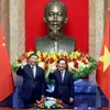 Top leaders of Vietnam and China hold talks in Hanoi