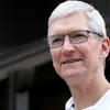 Apple CEO Tim Cook arrives in Vietnam