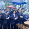 Prime Minister Pham Minh Chinh offers incense to Hung Kings