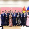 Prime Minister meets Vietnamese people in RoK