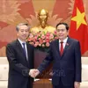 Top legislator hosts outgoing Chinese ambassador