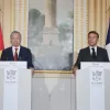 Vietnamese, French leaders meet press ahead of Paris talks