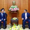 PM receives leaders of foreign groups in Bac Ninh