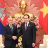 Top legislator meets with Cambodian King in Hanoi