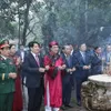 State President Luong Cuong offers incense in commemoration of Hung Kings