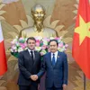 Top legislator meets with French President