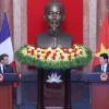 Vietnamese, French leaders hold joint press conference following talks