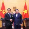 Viet Nam, Laos step up cooperation in cadre training