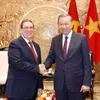 Top leader receives special envoy of Cuban Party and State