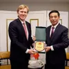 Vietnamese Minister of National Defence receives US Under Secretary of War