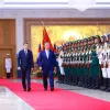 Vietnamese Prime Minister hosts official welcome ceremony for Cambodian counterpart