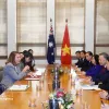 Top leader meets with Australian Senate President, House Speaker