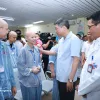 PM visits, presents gifts to child patients at Vietnam National Cancer Hospital