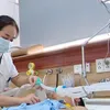 40 người nhập viện nghi ngộ độc khí clo ở Hà Nội
