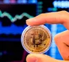 Nhà đầu tư ồ ạt rút vốn khỏi Bitcoin khi giá phục hồi