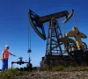 Giá dầu tăng nhẹ nhờ căng thẳng thương mại Mỹ - EU tạm lắng dịu