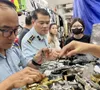 "Xứ sở" hàng nhái dai dẳng giữa trung tâm thành phố