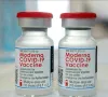 FDA phê duyệt vaccine COVID-19 thế hệ mới cho người cao tuổi