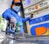 Giá xăng dầu tăng lần thứ hai liên tiếp